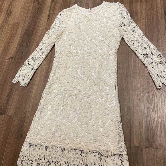 woman's lace dress, size small, high quality - Picture 2 of 5